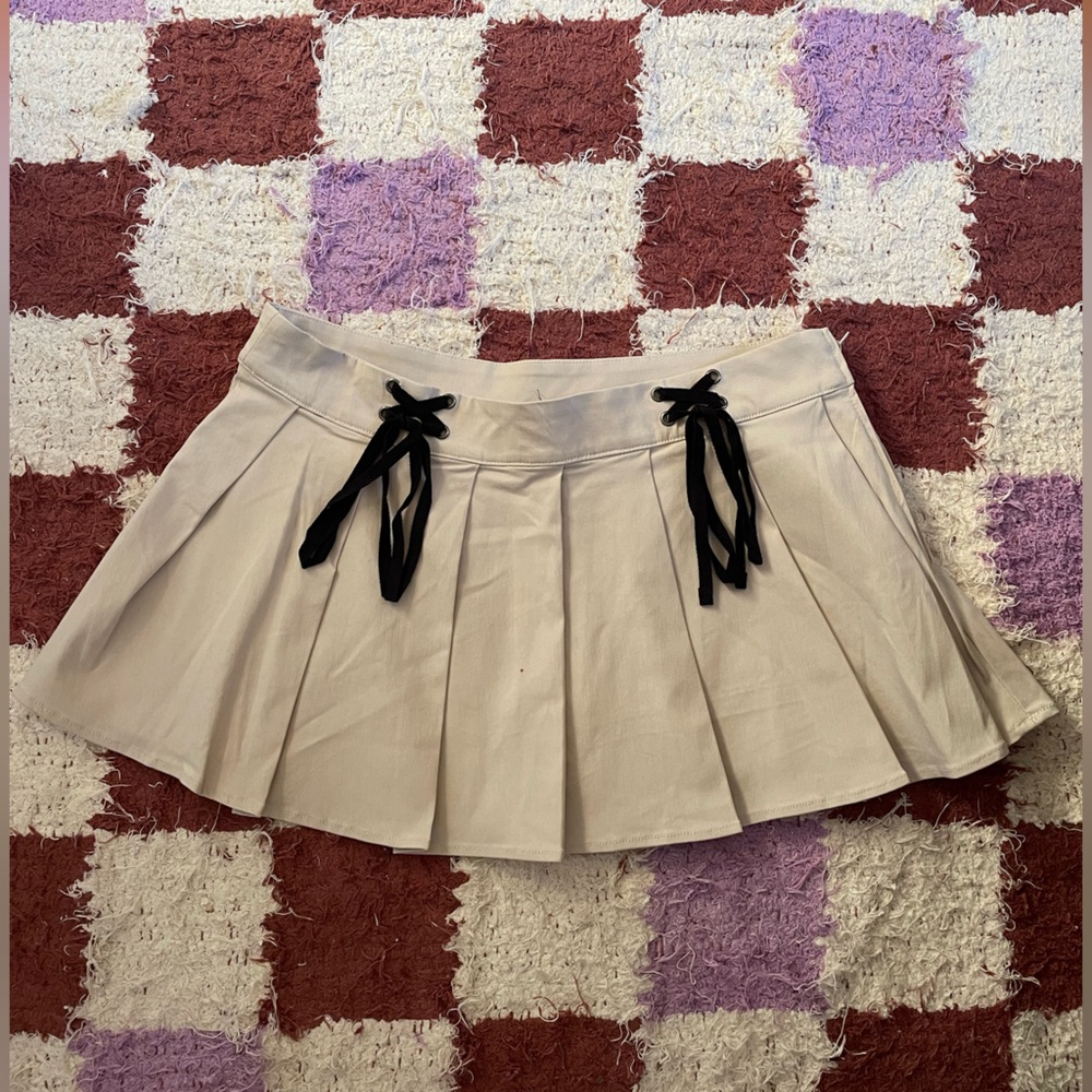 *Never Worn* Jessica Simpson Cream Skirt